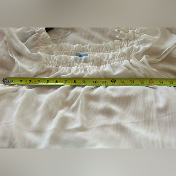 NWOT CeCe GORGEOUS Cream Off-Shoulder Blouse, Size Medium - Picture 10 of 13